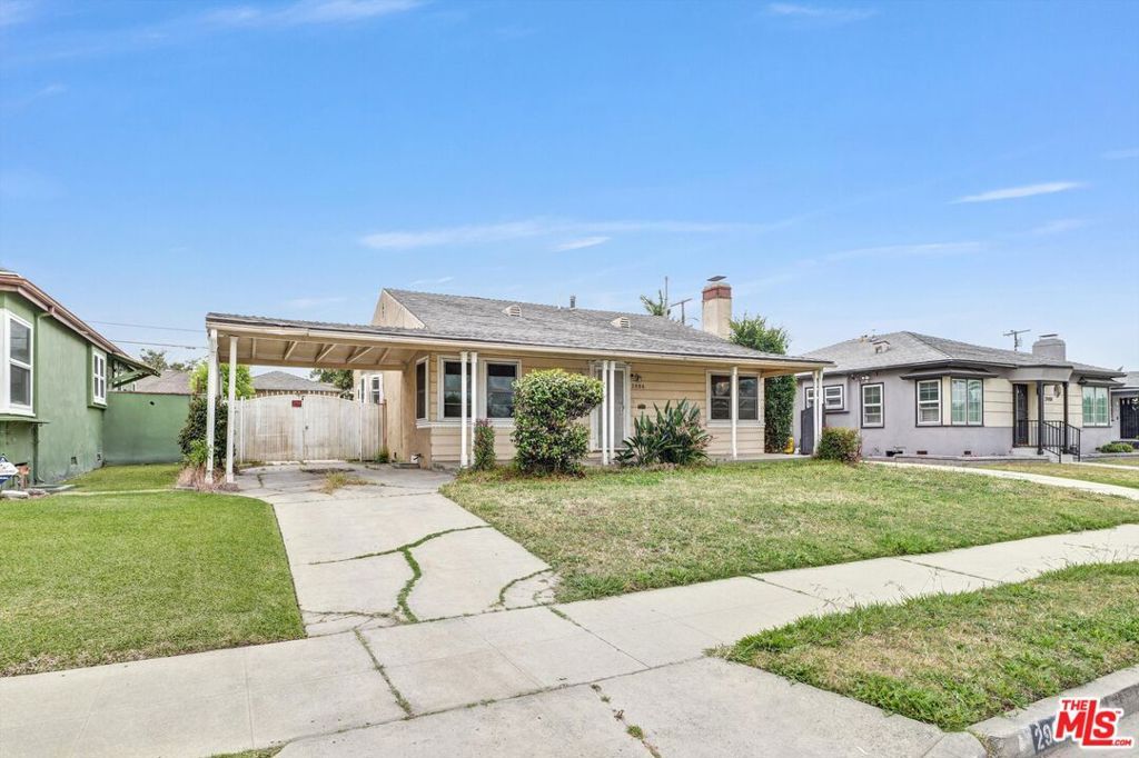 Photo of 2904 W 84th Street, Inglewood, CA 90305 (MLS # 26833433)