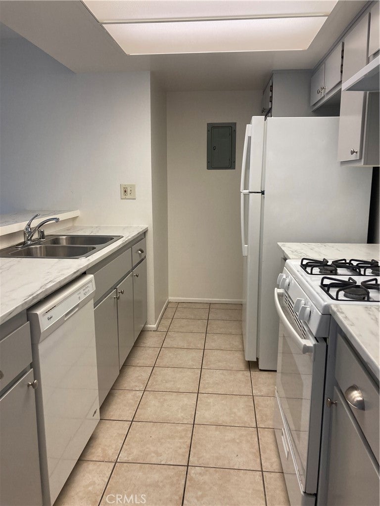 8505 Columbus Avenue 111, North Hills CA 91343