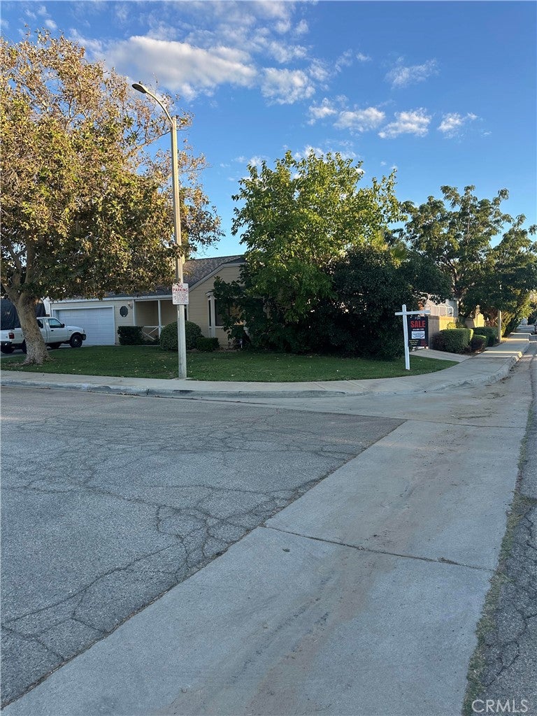 2608 E Avenue R13