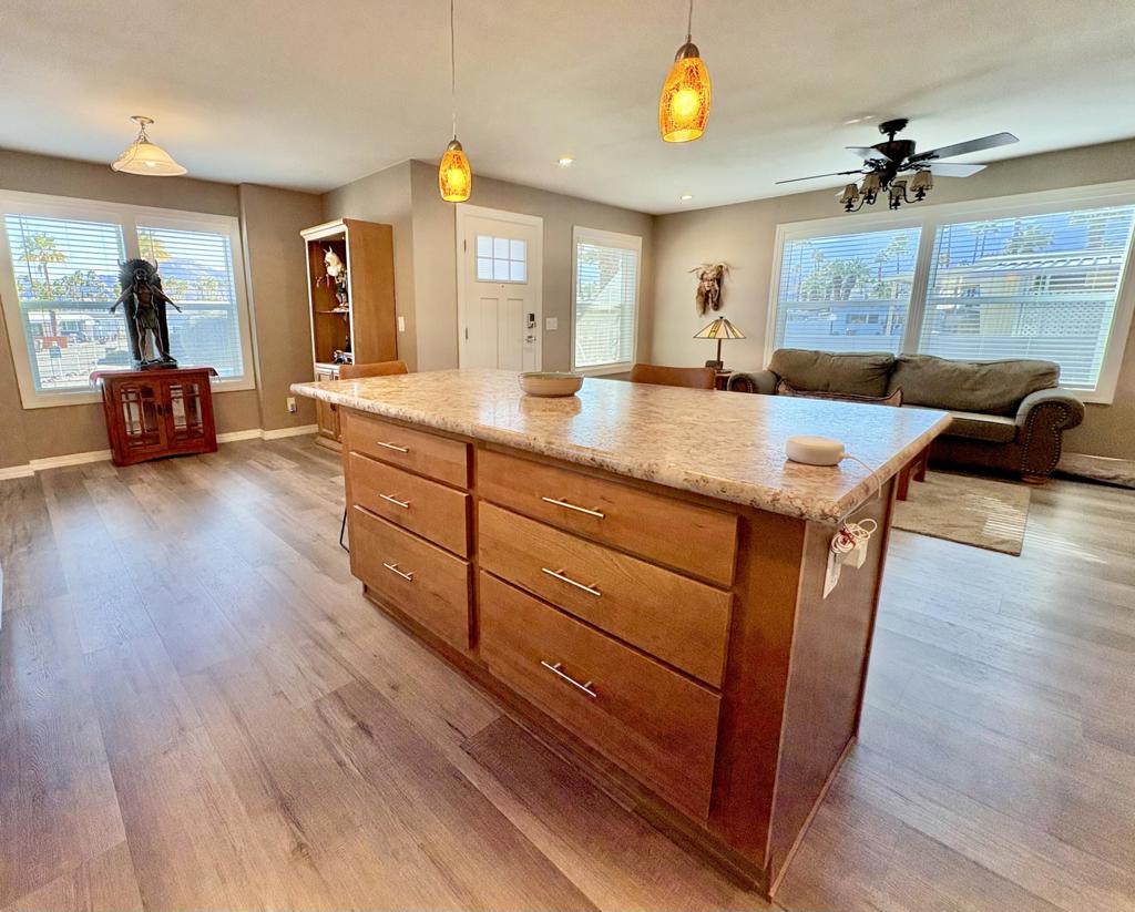 Royal Palms - Manufactured In Park