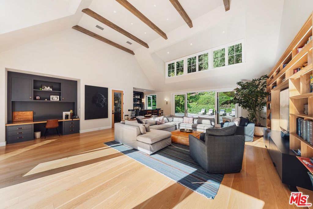 2600 Mandeville Canyon Road