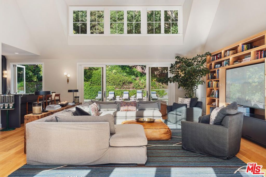 2600 Mandeville Canyon Road