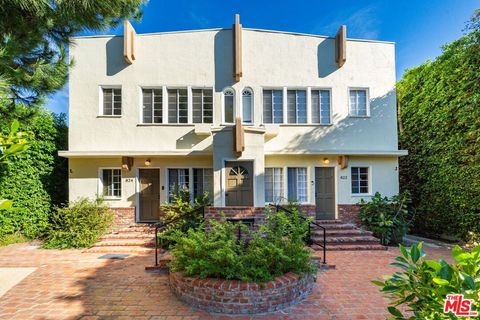 Photo of 822 N Hayworth Avenue, Los Angeles, CA 90046 (MLS # 26653177)