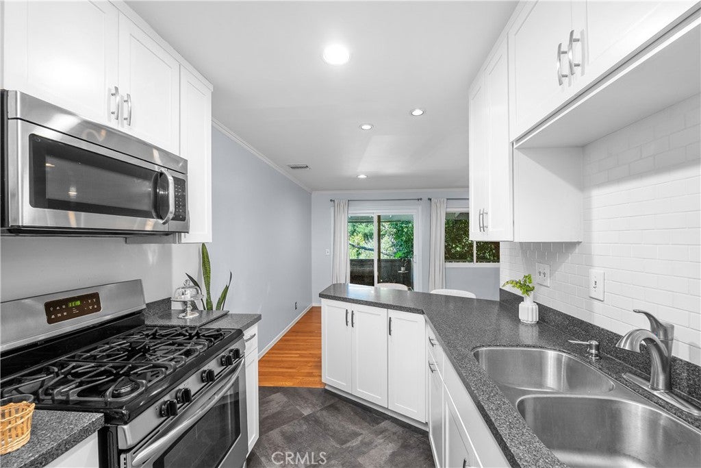 4252 fair Avenue 22