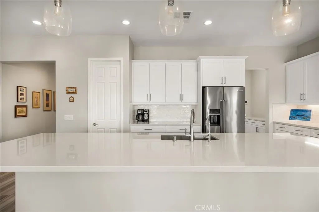 Corona, California 92883, United States, 3 Bedrooms Bedrooms, ,2 BathroomsBathrooms,Residential,Active,217118