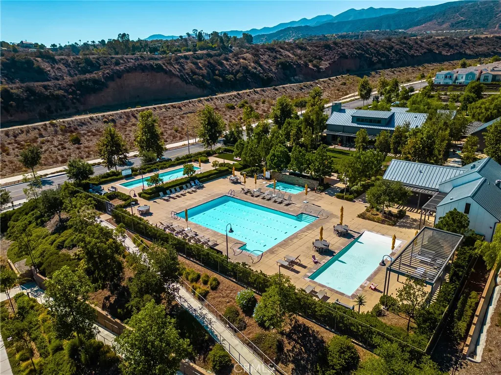 Corona, California 92883, United States, 3 Bedrooms Bedrooms, ,2 BathroomsBathrooms,Residential,Active,217118