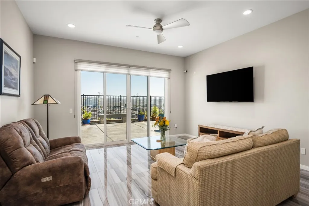 Corona, California 92883, United States, 3 Bedrooms Bedrooms, ,2 BathroomsBathrooms,Residential,Active,217118