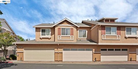 Photo of 430 Sutter Creek Lane Ln, San Ramon, CA 94583 (MLS # 41130917)