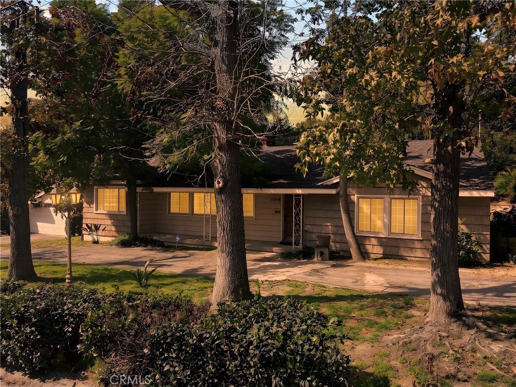 1045 Sierra Madre Villa Ave