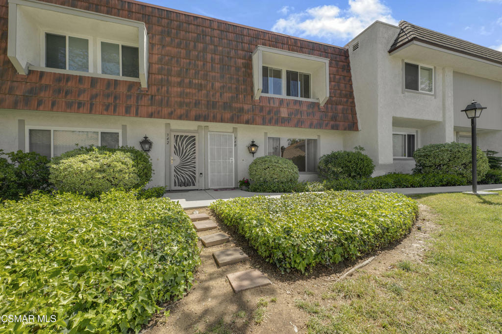 Los Robles Townhomes-332 - 1003172 - Residential