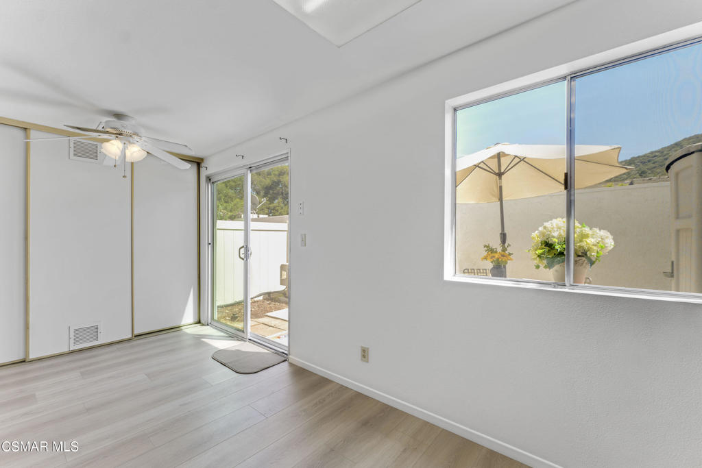 Los Robles Townhomes-332 - 1003172 - Residential