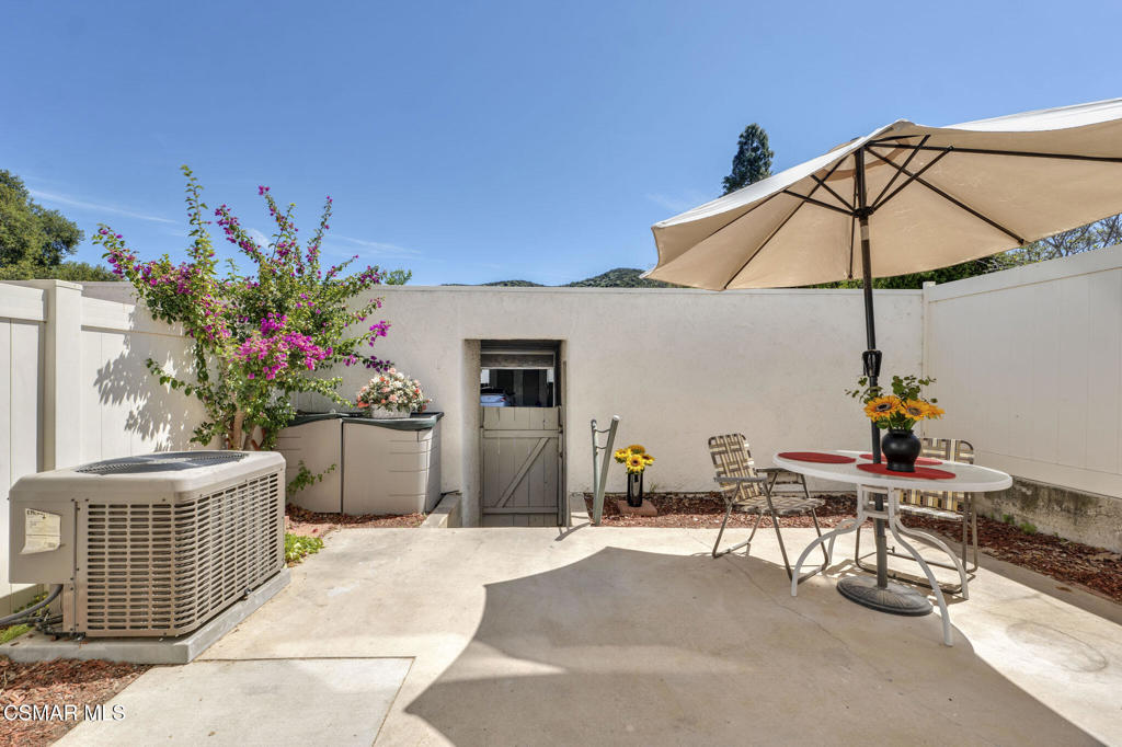 Los Robles Townhomes-332 - 1003172 - Residential