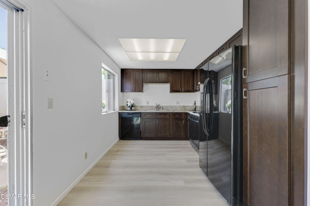 Los Robles Townhomes-332 - 1003172 - Residential