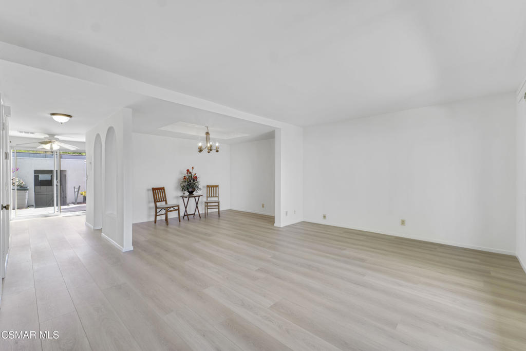 Los Robles Townhomes-332 - 1003172 - Residential