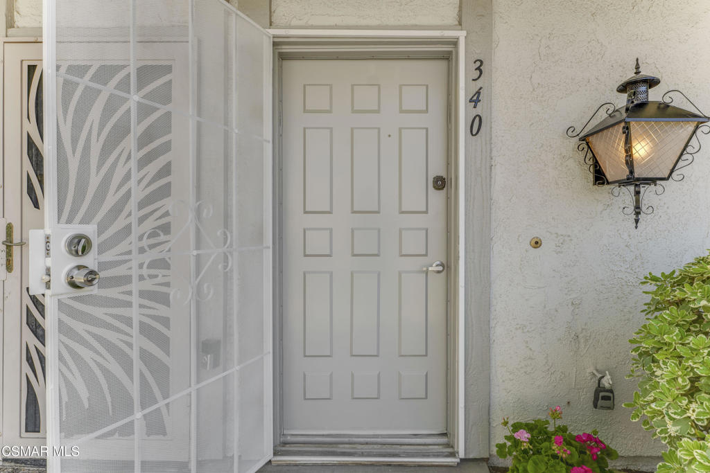 Los Robles Townhomes-332 - 1003172 - Residential