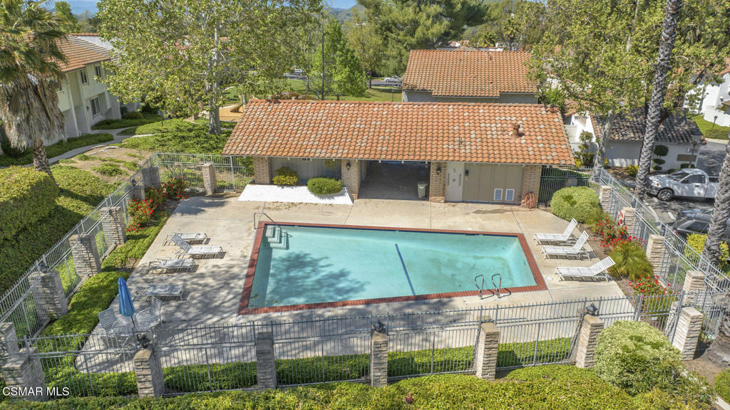 Los Robles Townhomes-332 - 1003172 - Residential