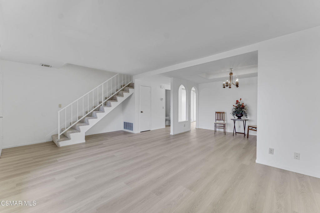 Los Robles Townhomes-332 - 1003172 - Residential