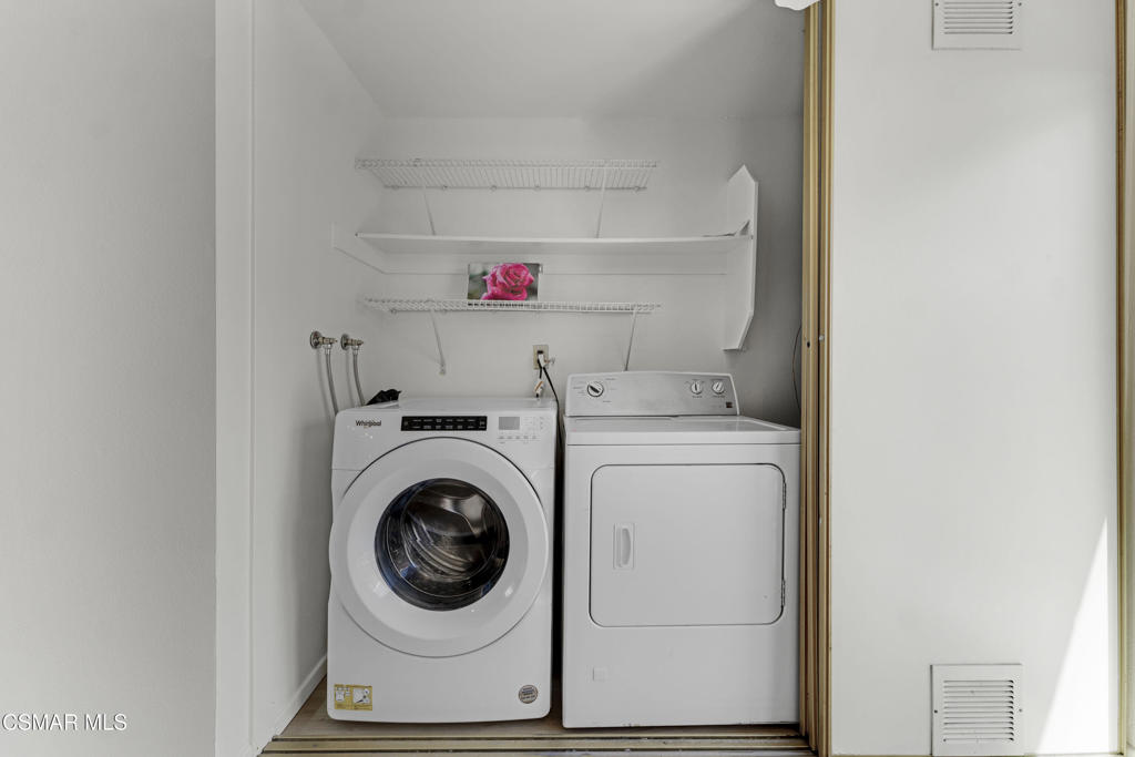 Los Robles Townhomes-332 - 1003172 - Residential