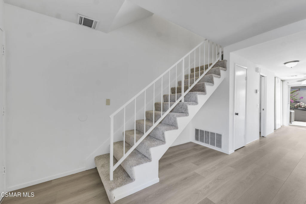 Los Robles Townhomes-332 - 1003172 - Residential