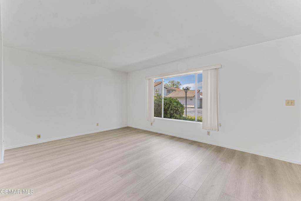 Los Robles Townhomes-332 - 1003172 - Residential