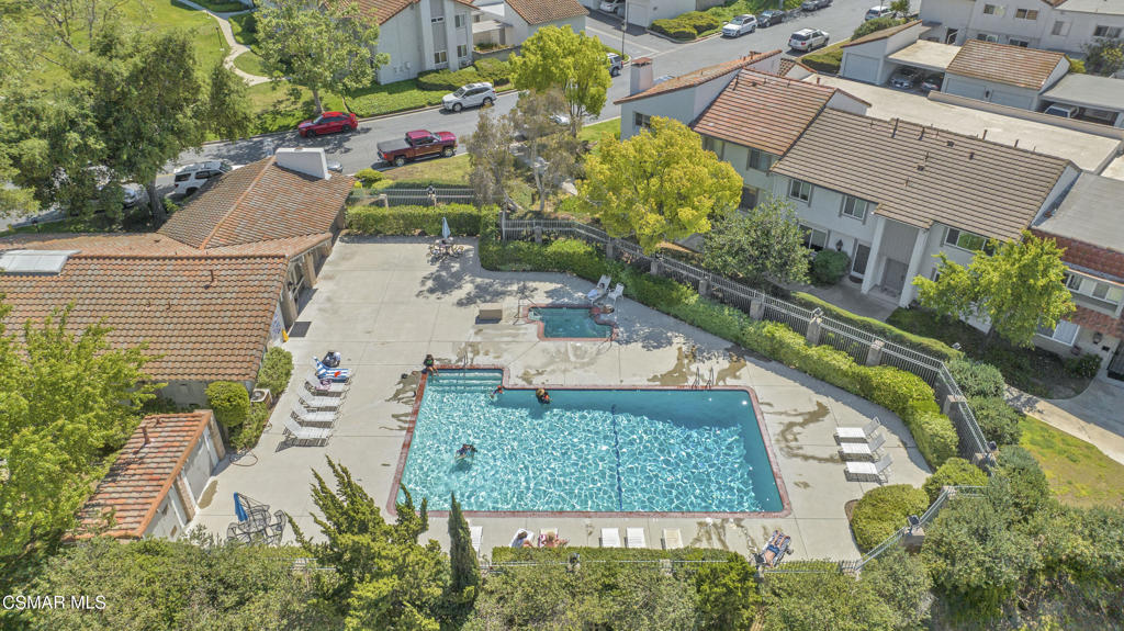 Los Robles Townhomes-332 - 1003172 - Residential