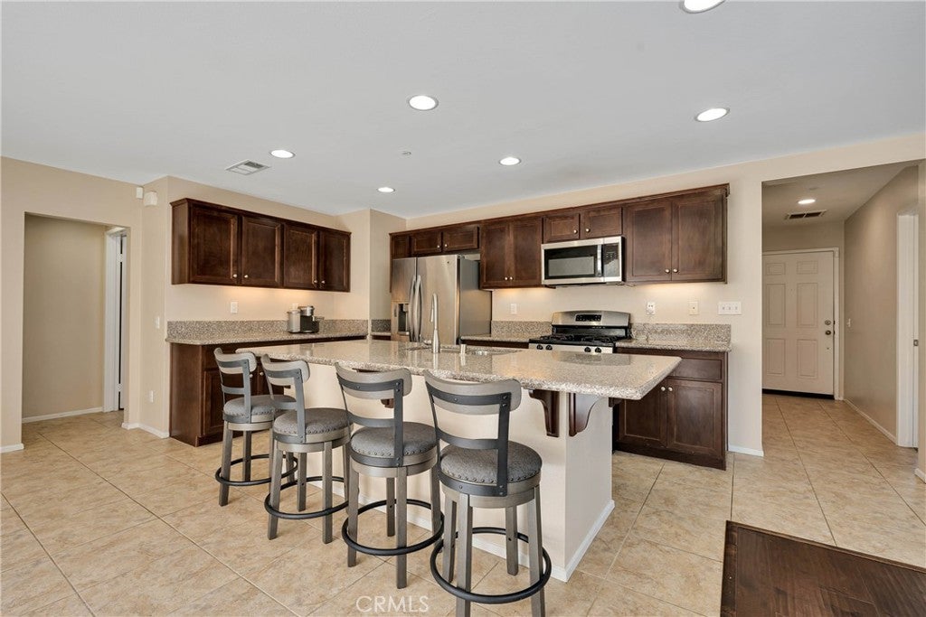 1445 Chinaberry
