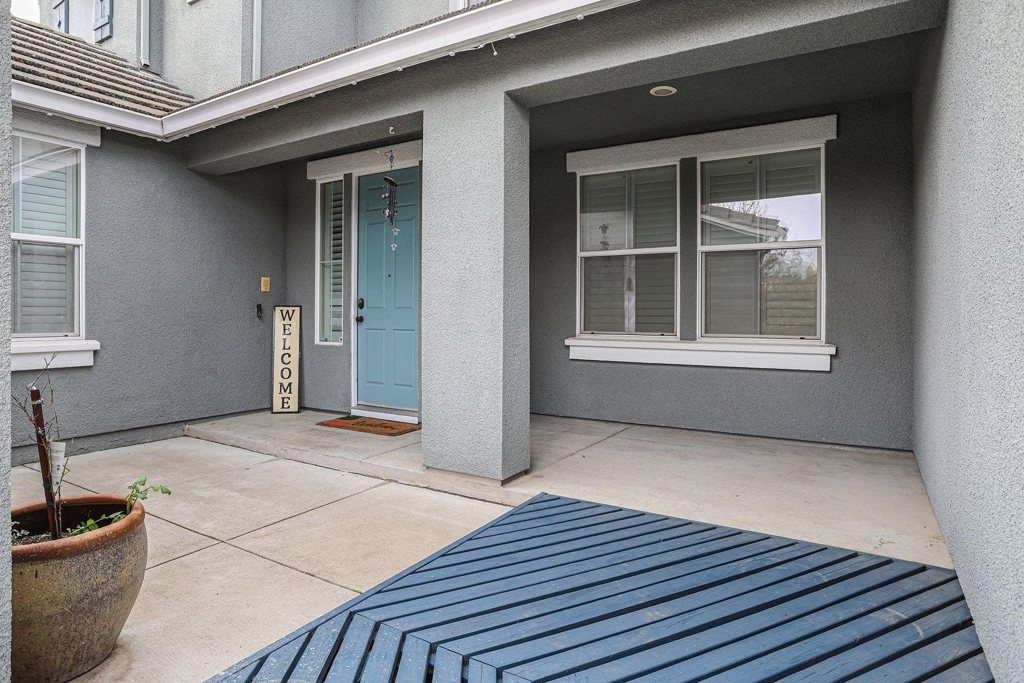 1820 1820 La Fonte Dr