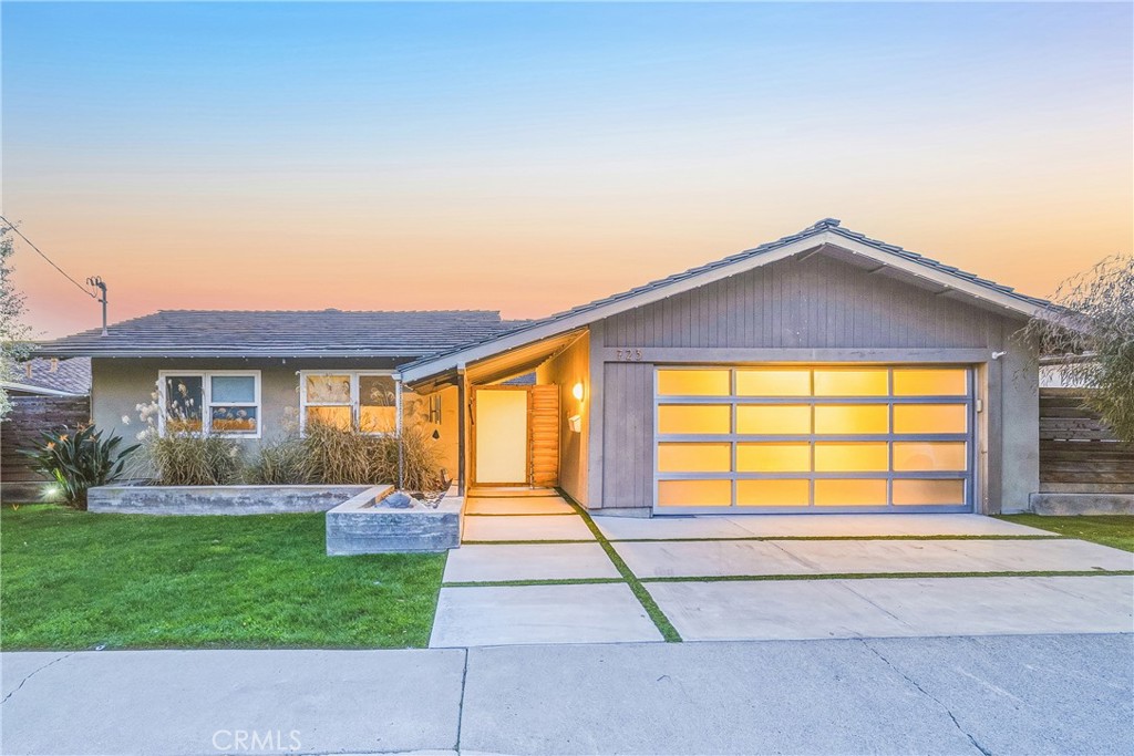 723 Avenida Presidio