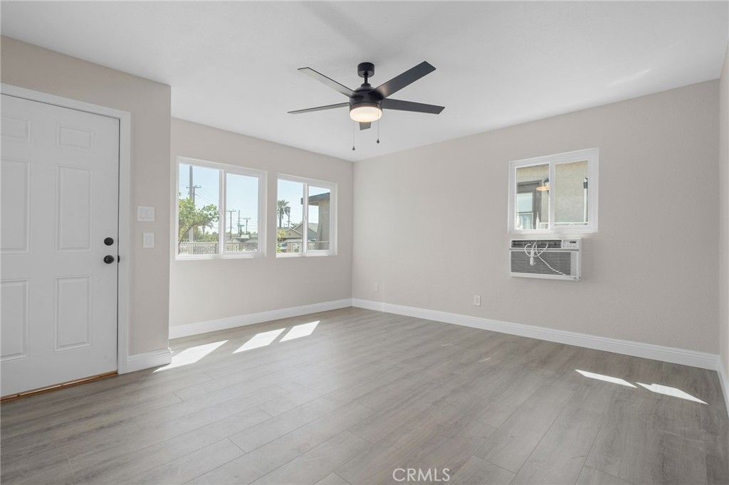 listing image 130723809213375801155