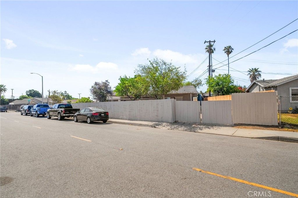 listing image 130722751037437254586