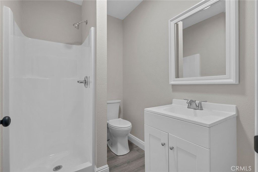 listing image 130725562317240704366