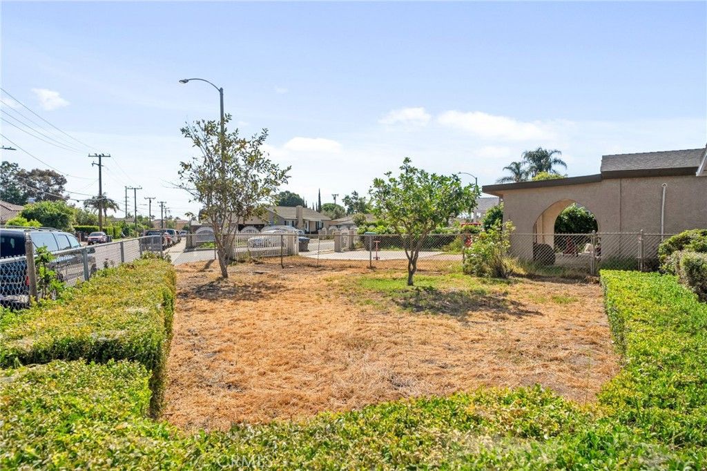 listing image 130726842073870095520