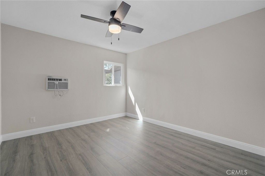 listing image 130729025281380265079