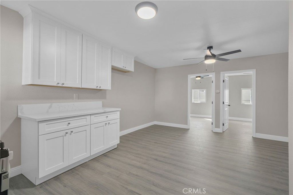 listing image 130725179941670664021