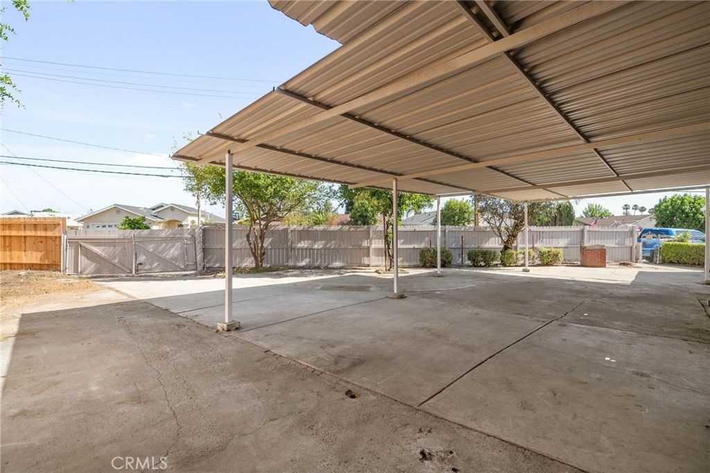 listing image 130727468064032863275