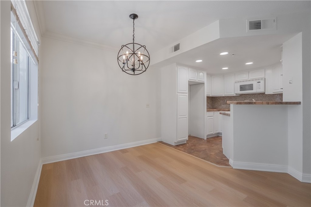 2572 Avenida Del Vista