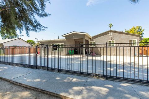 7349 Etiwanda Reseda CA 91335