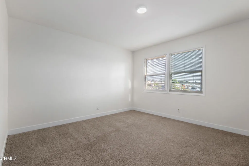 Ventura, California 93003, United States, 3 Bedrooms Bedrooms, ,2 BathroomsBathrooms,Residential,Pending,211512