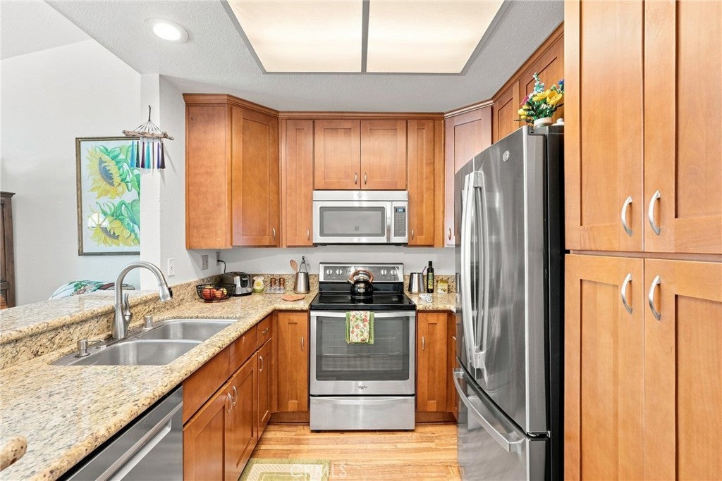 187 Huntington, Irvine CA 92620 - Photo 8
