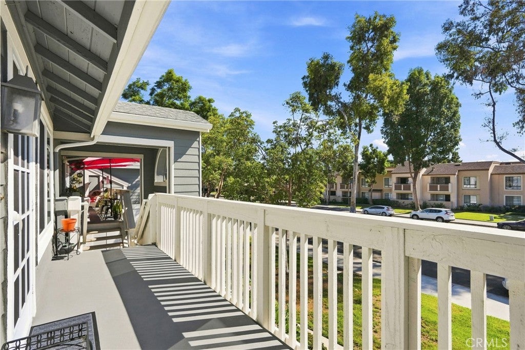 187 Huntington, Irvine CA 92620 - Photo 17