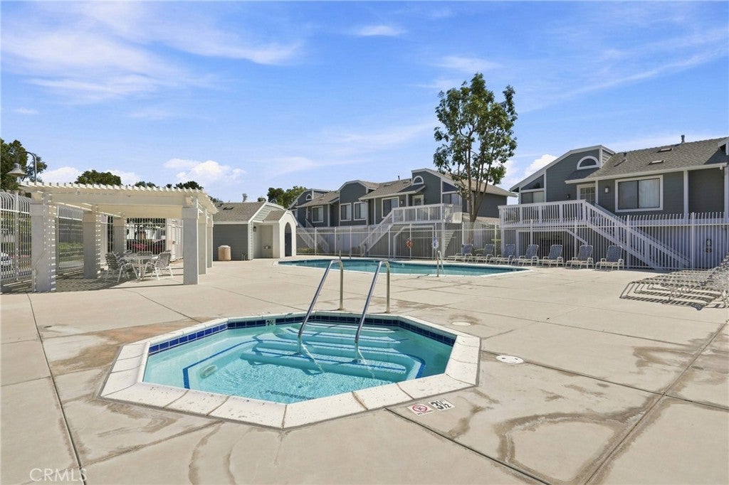 187 Huntington, Irvine CA 92620 - Photo 21