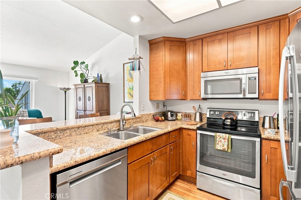 187 Huntington, Irvine CA 92620 - Photo 9