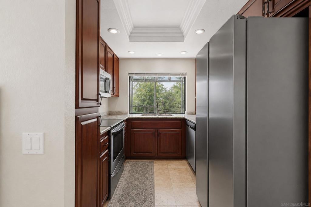 387 Deerfield Ave 77