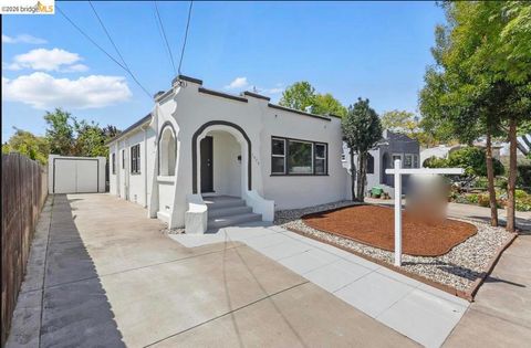 Photo of 1826 Pacific Ave Ave, Alameda, CA 94501 (MLS # 41133491)