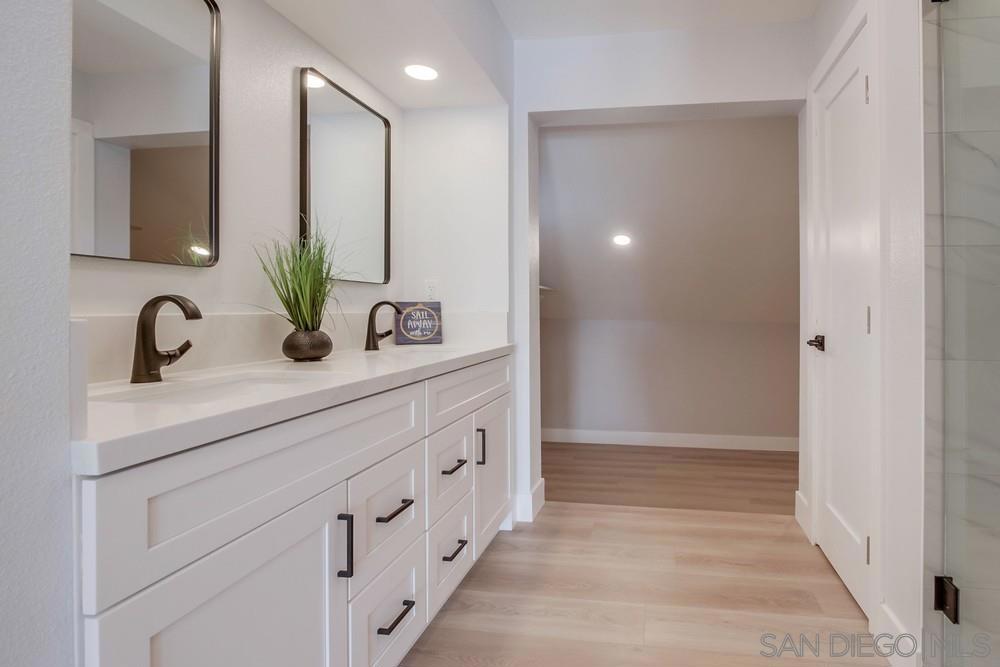 La Costa - Residential