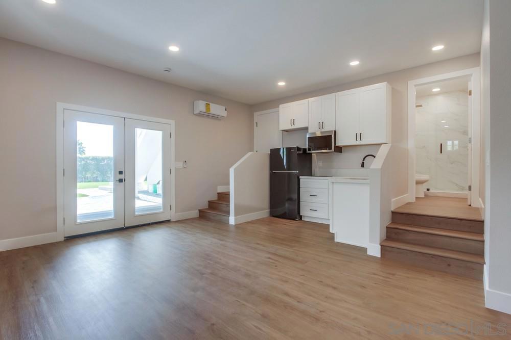 La Costa - Residential