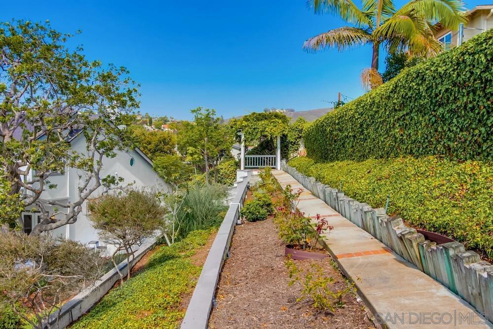 La Costa - Residential