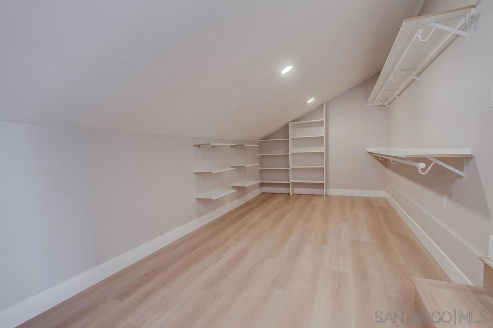 La Costa - Residential