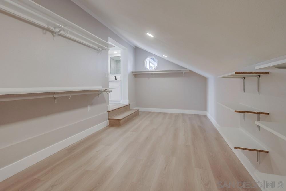 La Costa - Residential