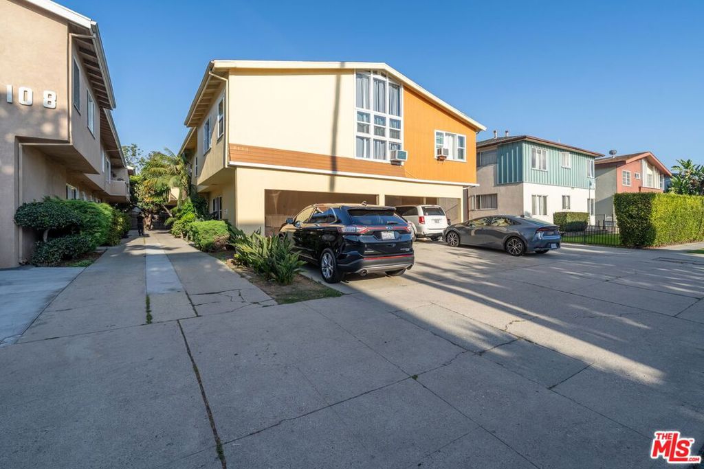 1114 S Sherbourne Drive